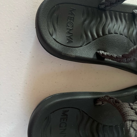 MEGNYA Women's Comfortable Walking Hiking Sandals Arch Support Sz 6 Gray - Picture 5 of 8